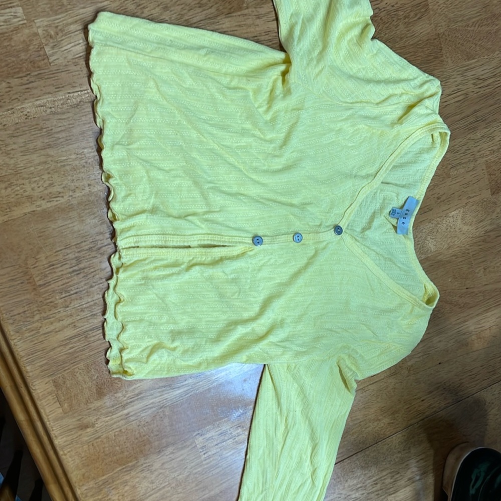 Gaze brand yellow top